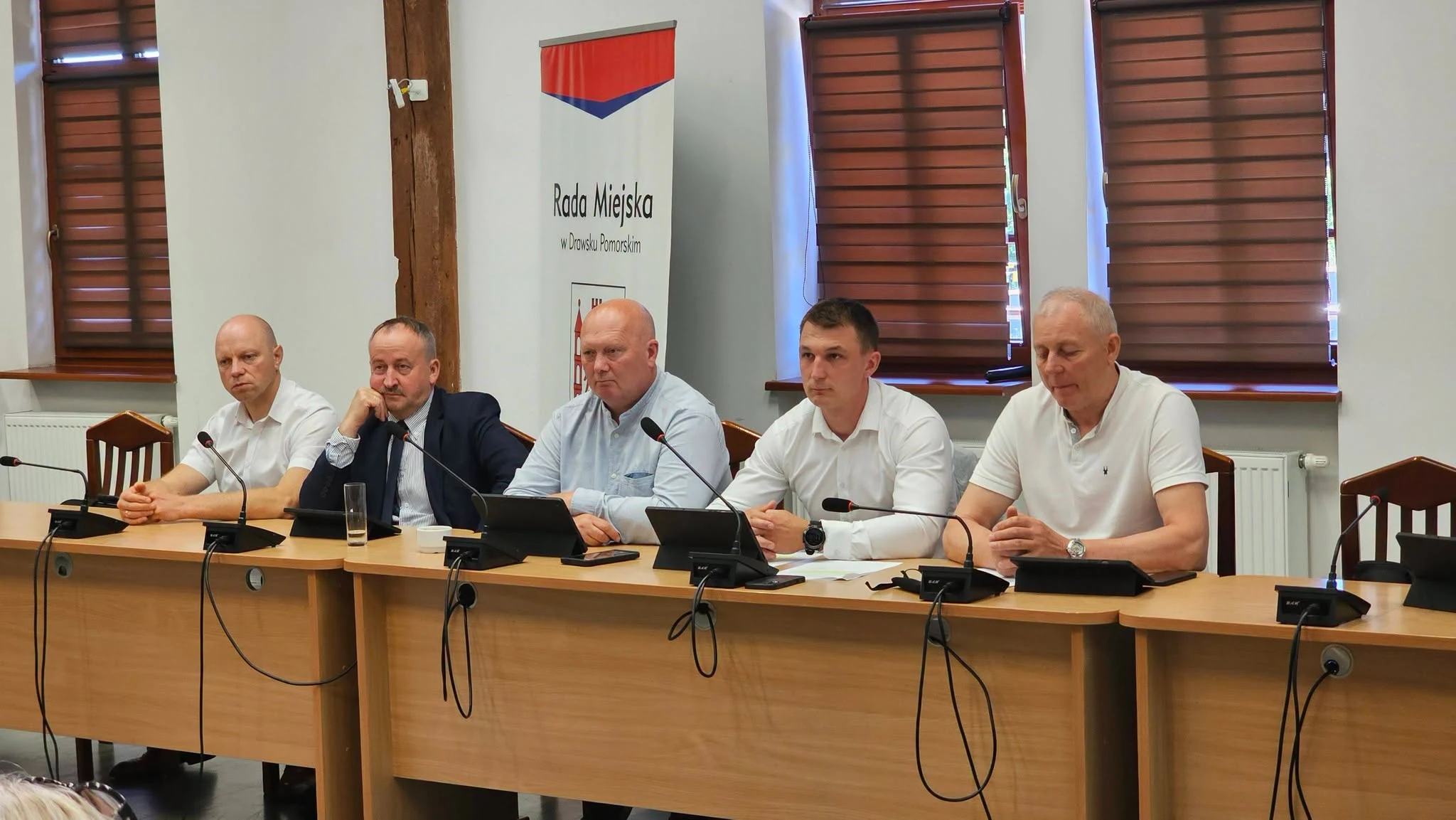 Burmistrz Drawska z votum zaufania i absolutorium za 2025 rok — zdjęcie 13